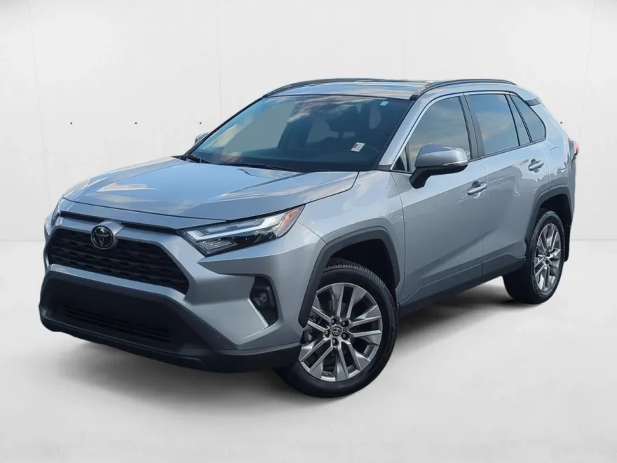 2024 Toyota RAV4 XLE Premium photo 1