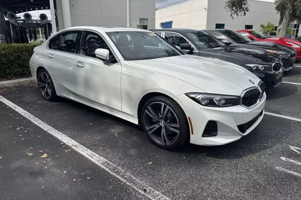 2024 Bmw 330i photo 1
