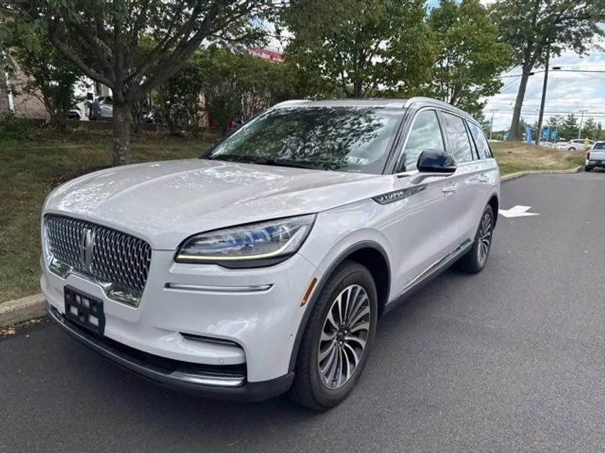 2023 Lincoln Aviator Reserve photo 1