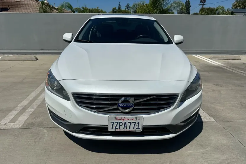 2017 Volvo S60 T5 Inscription photo 1