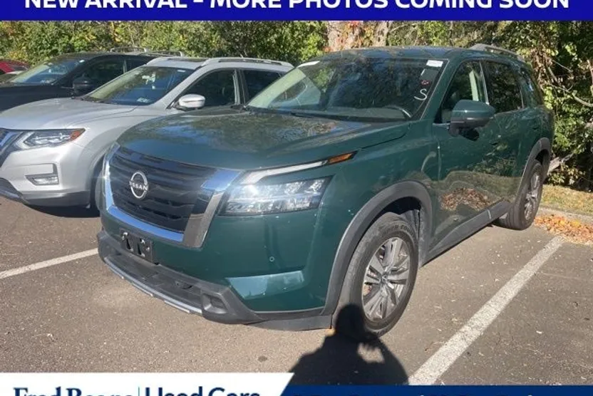 2023 Nissan Pathfinder SL photo 1