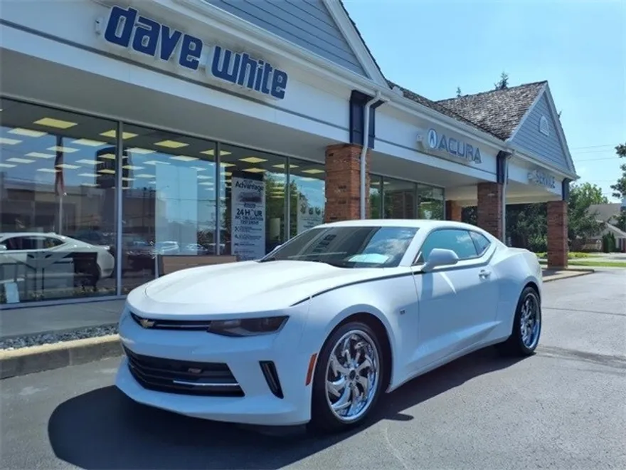 2016 Chevrolet Camaro 1LT photo 1