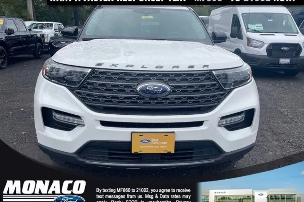 2023 Ford Explorer XLT photo 1