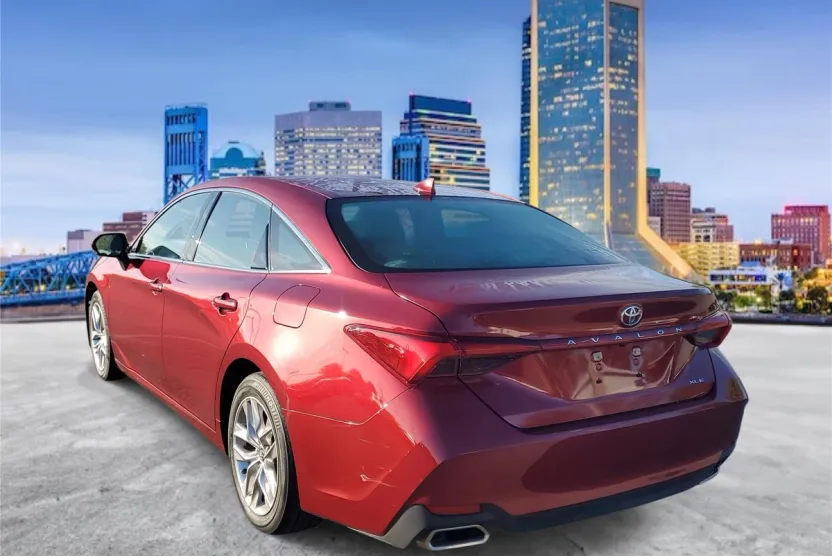 2021 Toyota Avalon XLE photo 1
