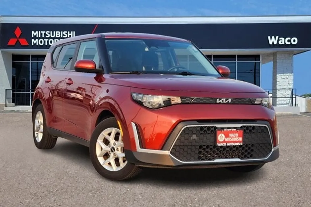 2023 Kia Soul S photo 1