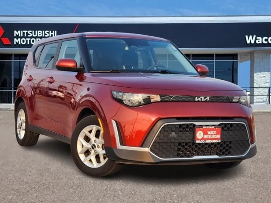 2023 Kia Soul S photo 1
