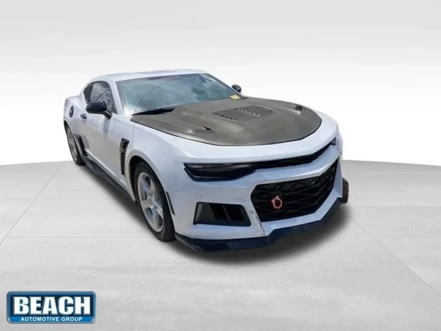2023 Chevrolet Camaro 2LT photo 1