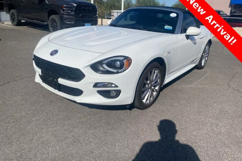 2020 Fiat 124 Spider Lusso photo 1