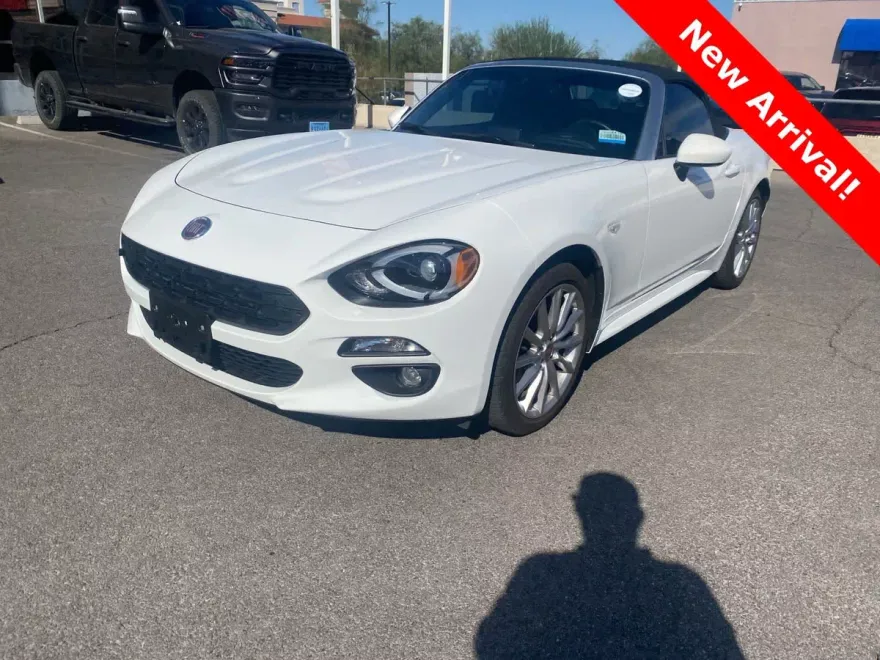 2020 Fiat 124 Spider Lusso photo 1