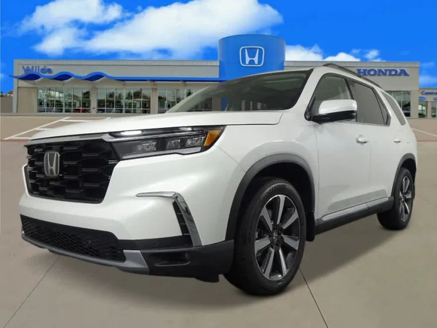 2025 Honda Pilot Touring photo 1