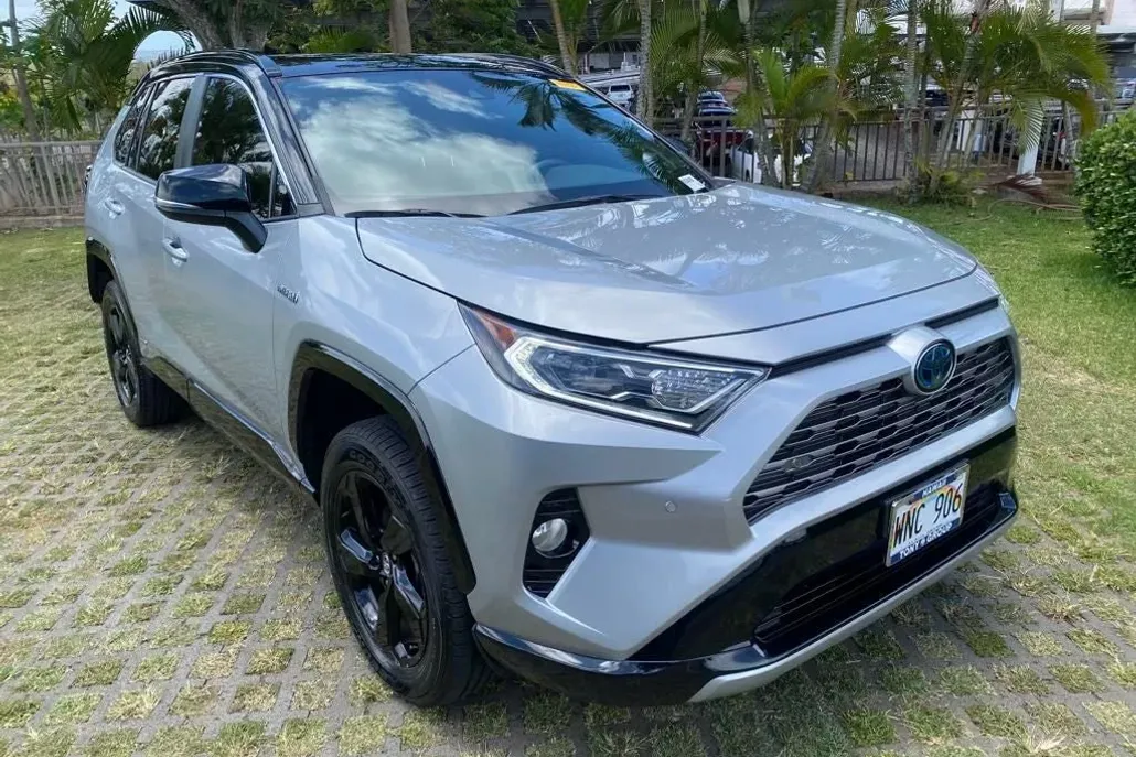 2020 Toyota RAV4 Hybrid XSE photo 1