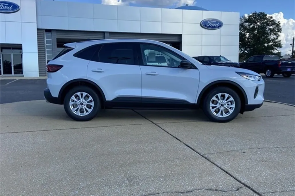 2026 Ford Escape Active photo 1