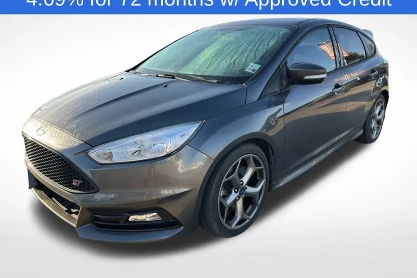 2017 Ford Focus ST photo 1
