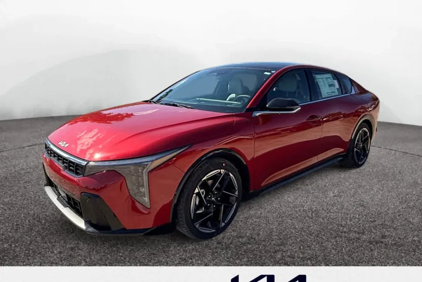 2025 Kia K4 GT-Line photo 1