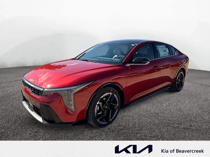 2025 Kia K4 GT-Line photo 1