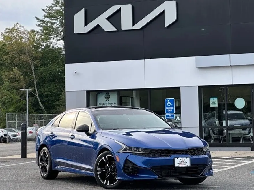 2022 Kia K5 GT-Line photo 1