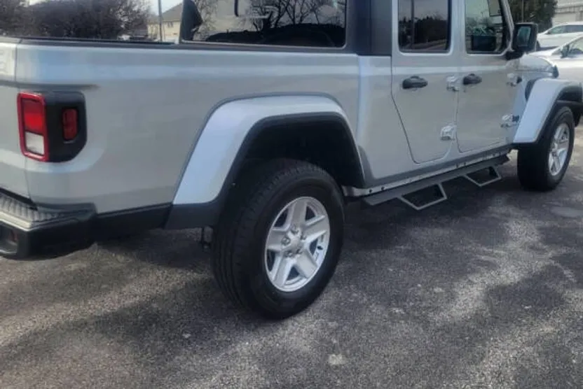 2023 Jeep Gladiator Sport photo 1