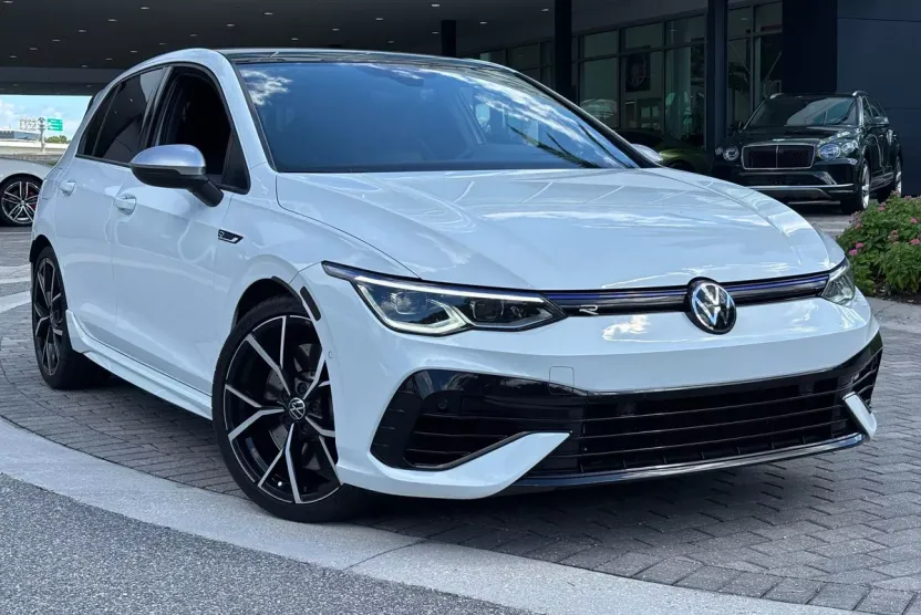2022 Volkswagen Golf R photo 1