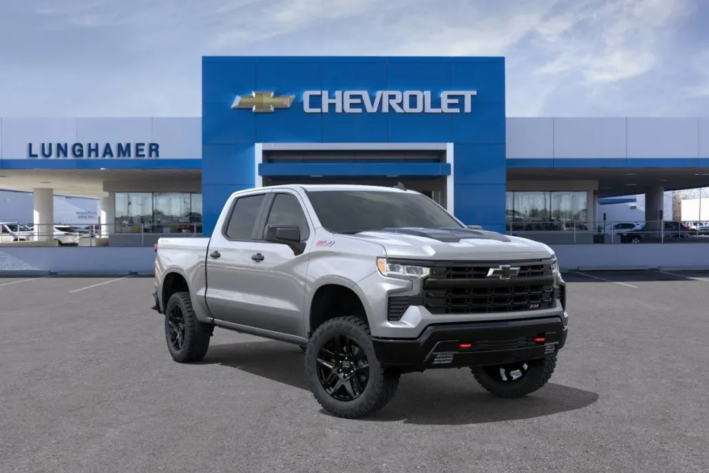 2026 Chevrolet Silverado Trail Boss LT photo 1