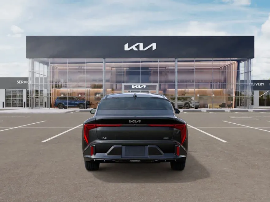 2025 Kia K4 GT-Line photo 1