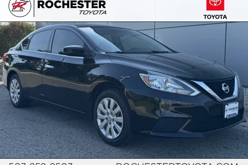 2017 Nissan Sentra SV photo 1