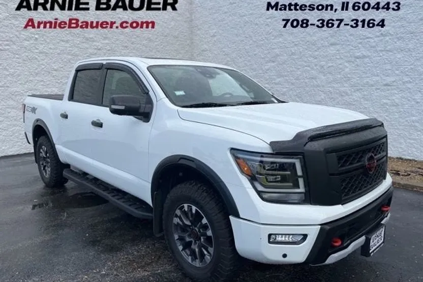 2023 Nissan Titan PRO-4X photo 1