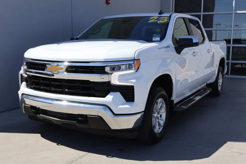 2023 Chevrolet Silverado 1500 LT photo 1