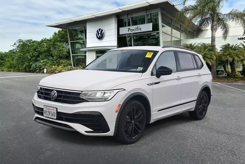 2022 Volkswagen Tiguan SE R-Line Black photo 1