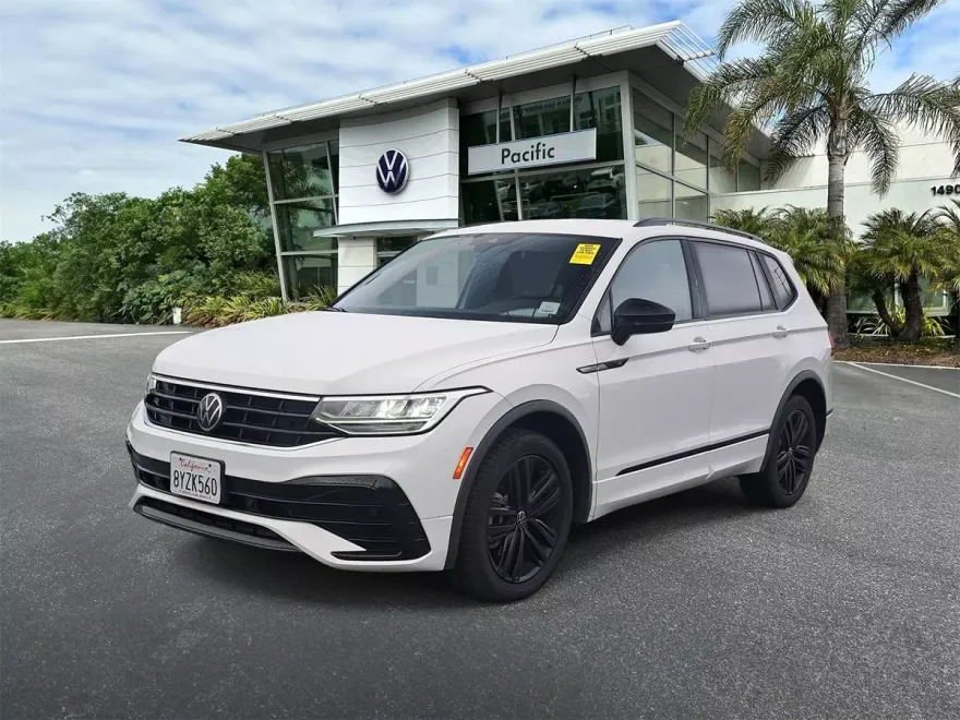 2022 Volkswagen Tiguan SE R-Line Black photo 1