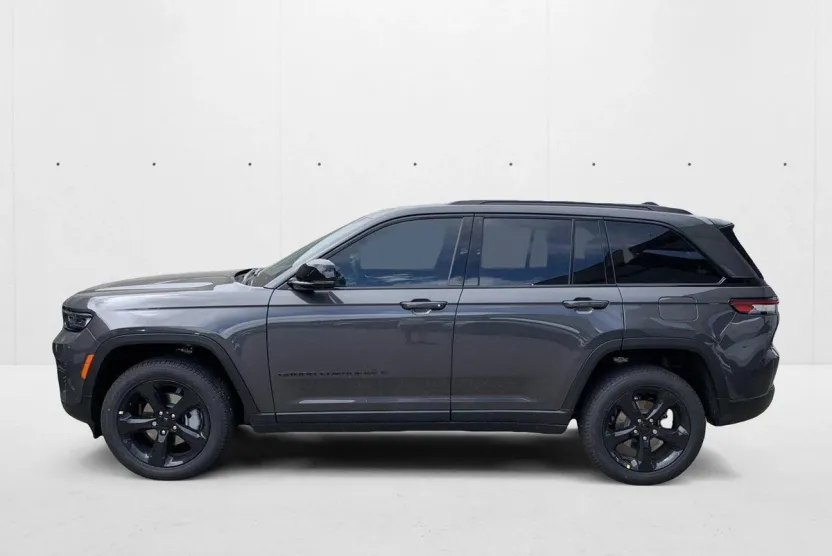 2025 Jeep Grand Cherokee Limited photo 1