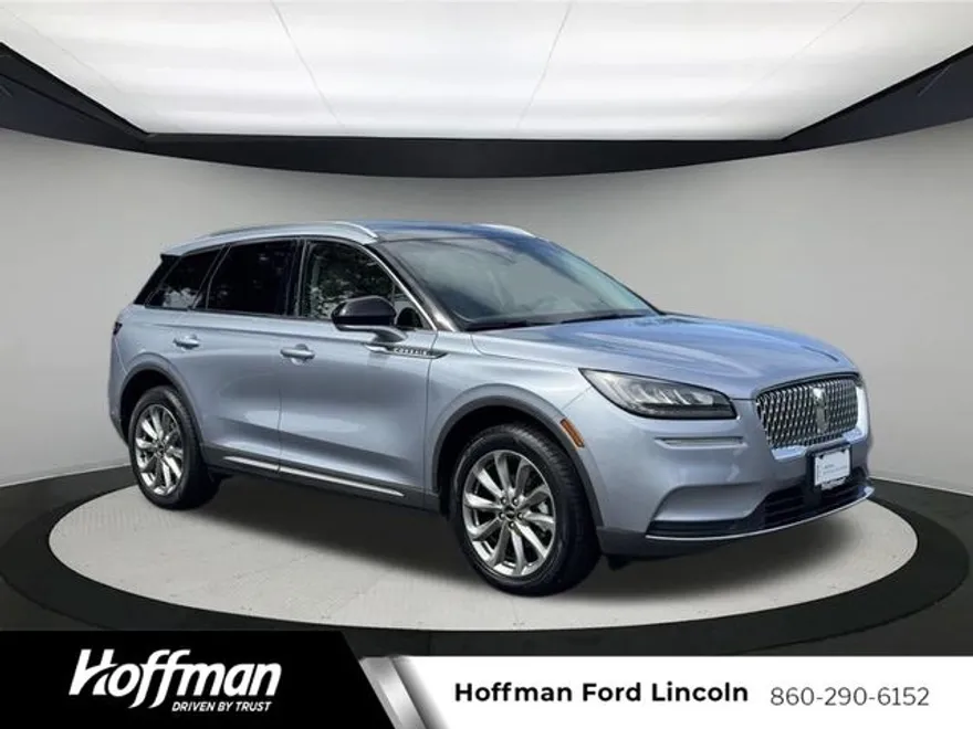 2022 Lincoln Corsair Standard photo 1