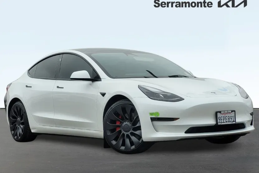 2023 Tesla Model 3 Performance photo 1