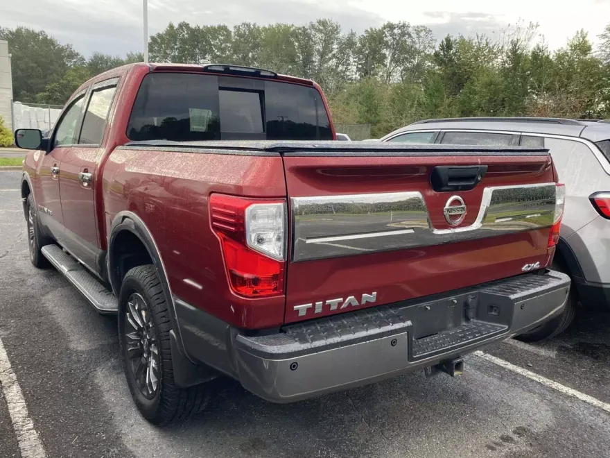 2019 Nissan Titan Platinum Reserve photo 1
