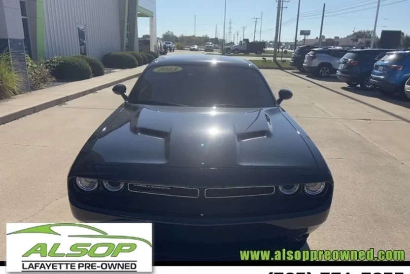 2023 Dodge Challenger SXT photo 1