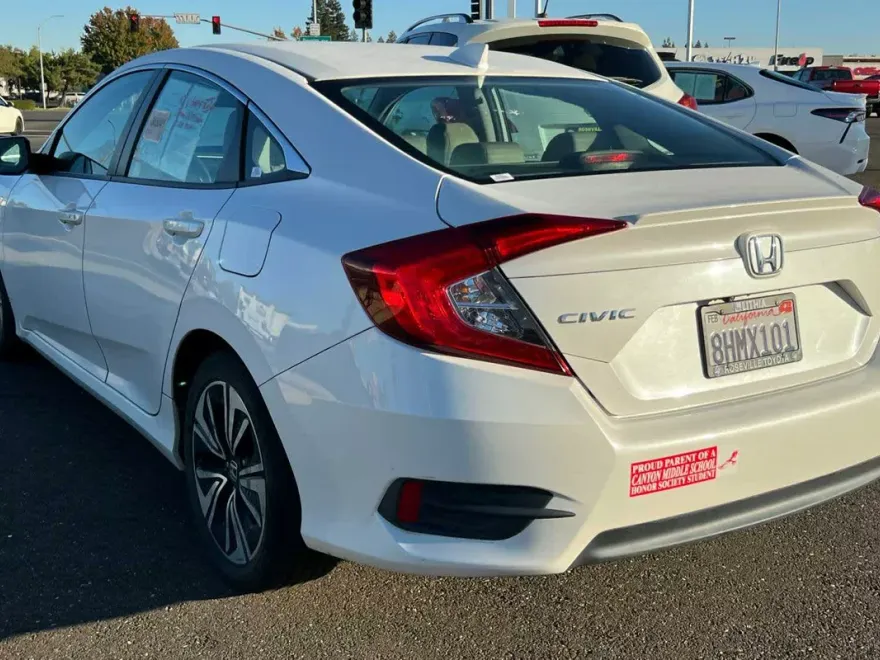 2016 Honda Civic EX-L photo 1