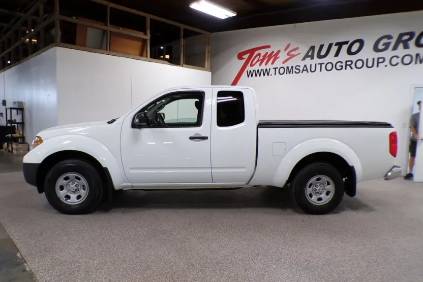 2013 Nissan Frontier S photo 1