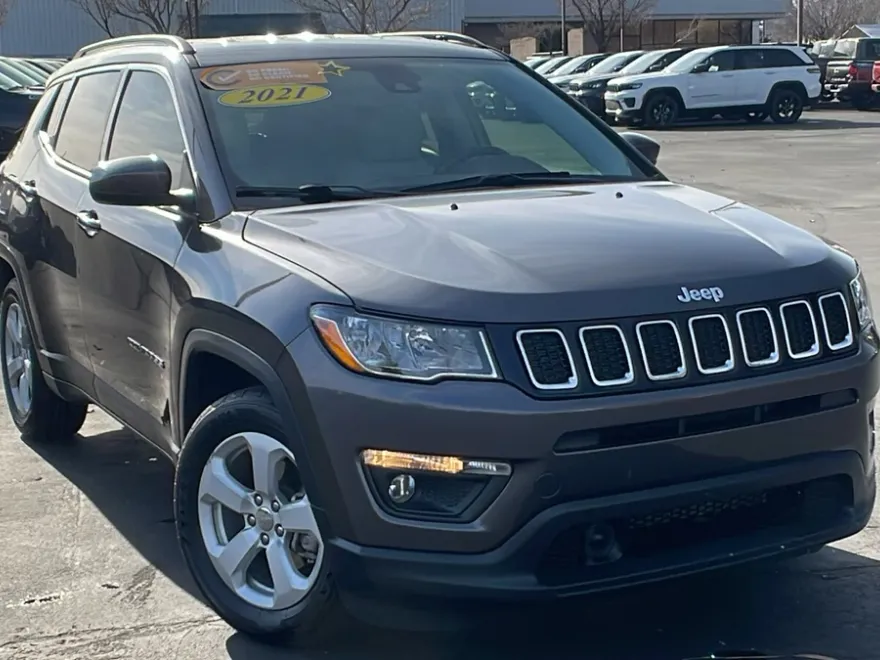 2021 Jeep Compass Latitude photo 1