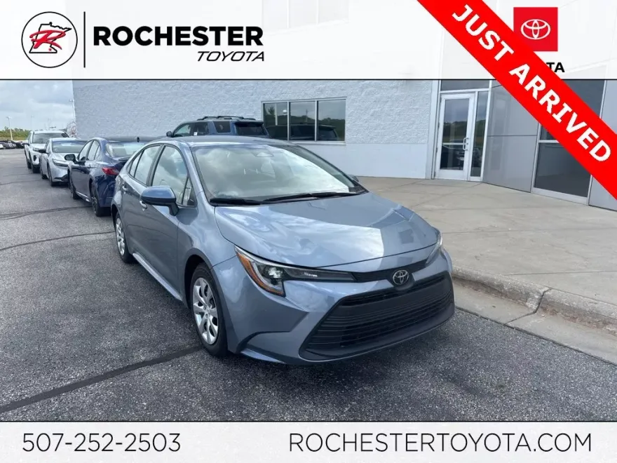 2023 Toyota Corolla LE photo 1