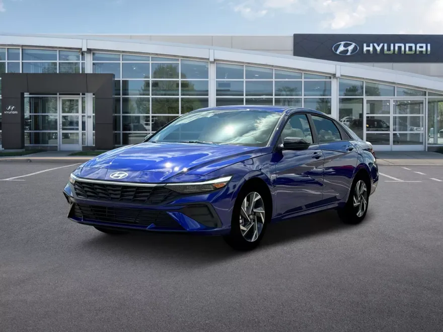 2025 Hyundai Elantra SEL Sport photo 1