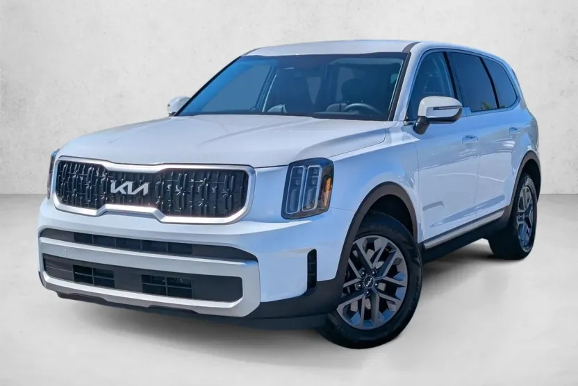 2025 Kia Telluride LX photo 1