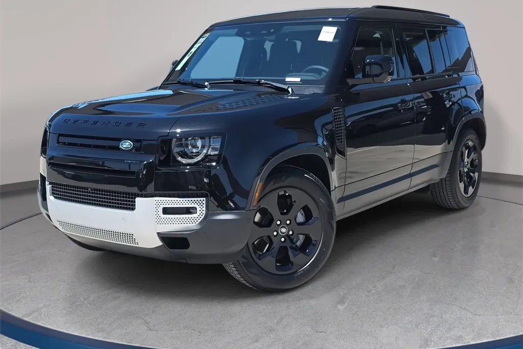 2025 Land Rover Defender 110 S photo 1