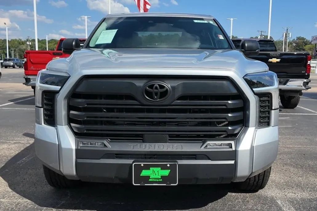 2024 Toyota Tundra SR5 photo 1