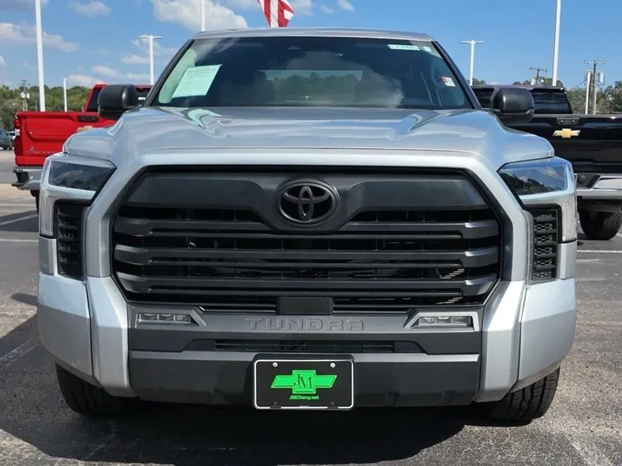 2024 Toyota Tundra SR5 photo 1