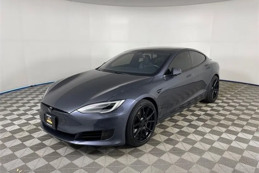 2020 Tesla Model S Long Range photo 1