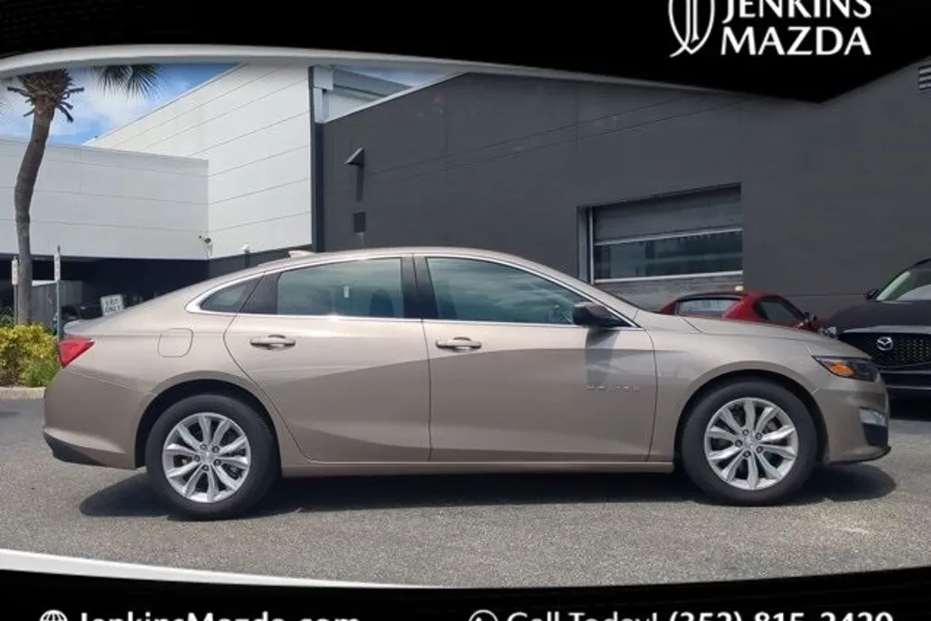 2024 Chevrolet Malibu 1LT photo 1