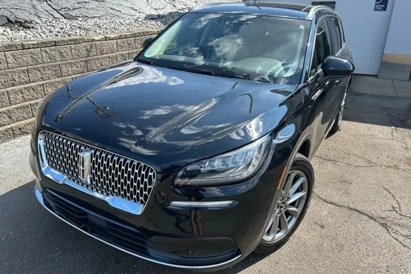 2022 Lincoln Corsair Standard photo 1