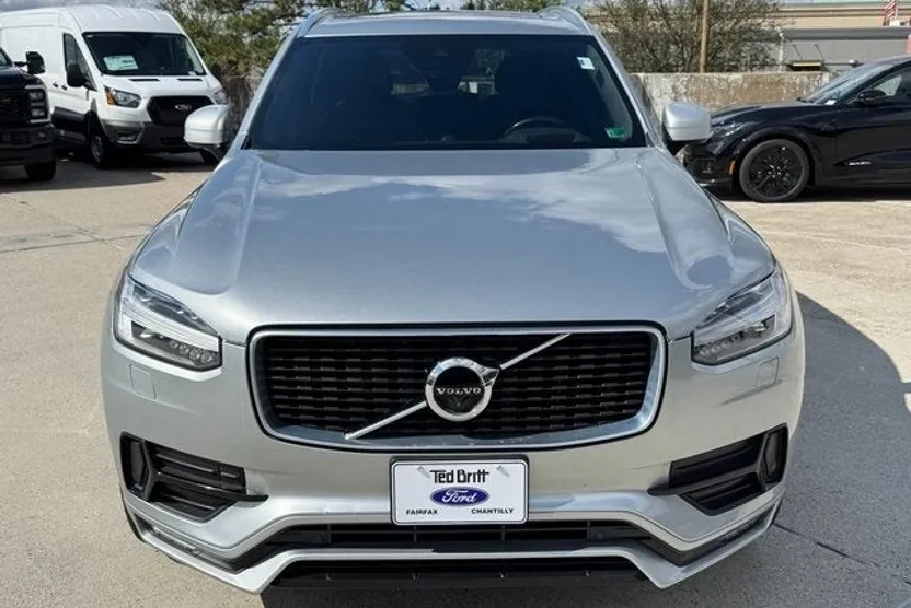 2019 Volvo XC90 T6 R-Design photo 1