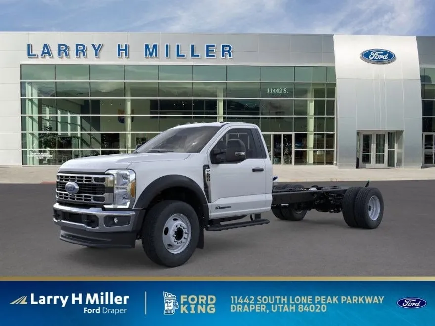 2025 Ford F-600 photo 1