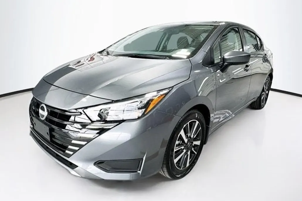 2025 Nissan Versa SV photo 1