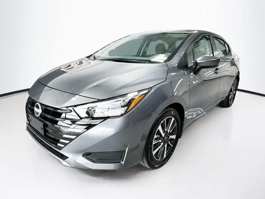 2025 Nissan Versa SV photo 1